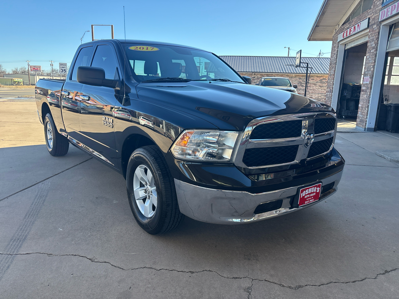 RAM 1500 2WD Quad Cab 140.5" SLT 2017