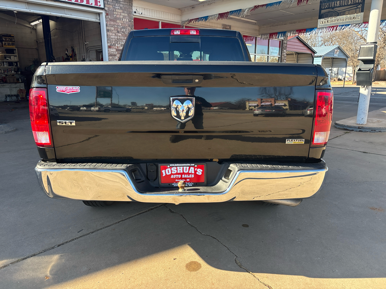RAM 1500 2WD Quad Cab 140.5" SLT 2017