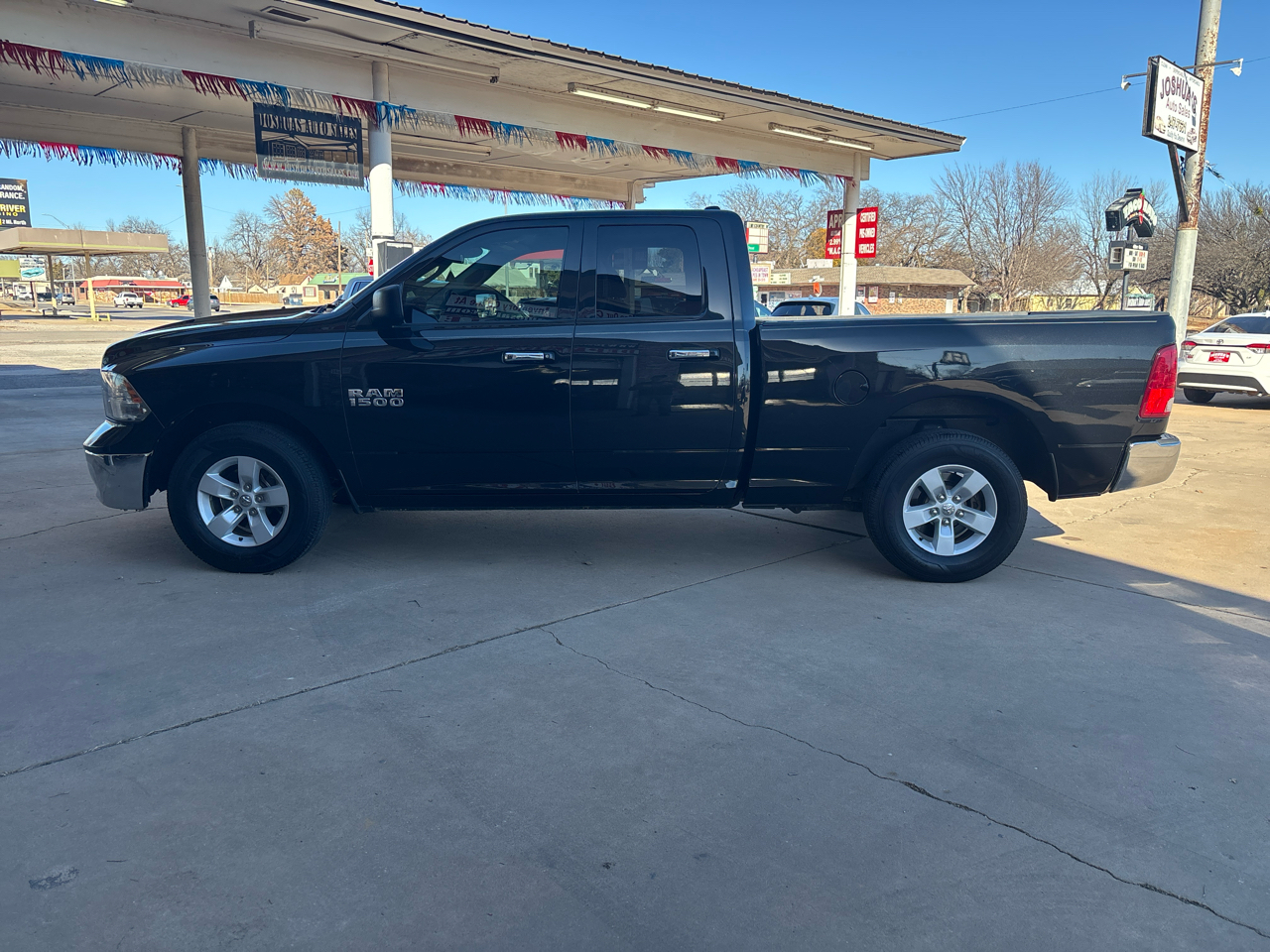 RAM 1500 2WD Quad Cab 140.5" SLT 2017