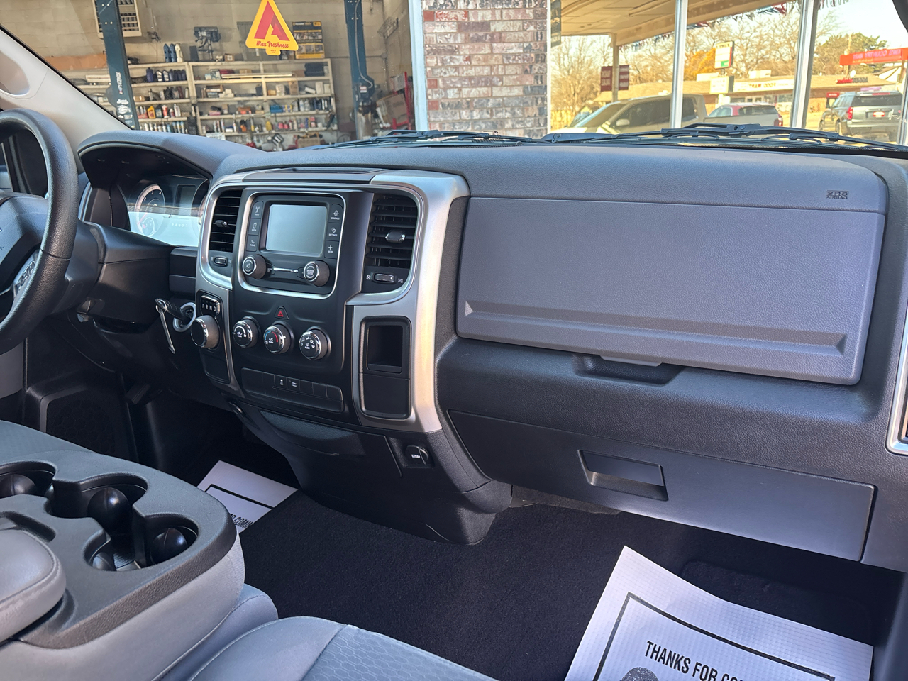 RAM 1500 2WD Quad Cab 140.5" SLT 2017