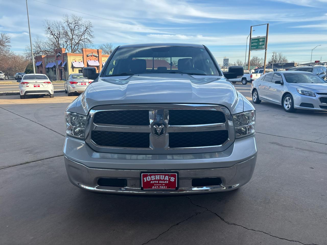 RAM 1500 Classic SLT 4x2 Crew Cab 5'7" Box 2019