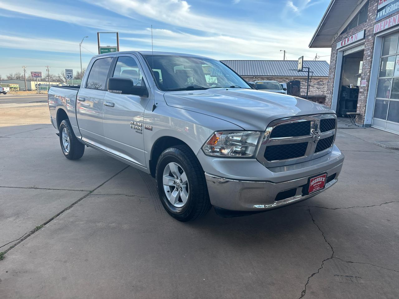 RAM 1500 Classic SLT 4x2 Crew Cab 5'7" Box 2019