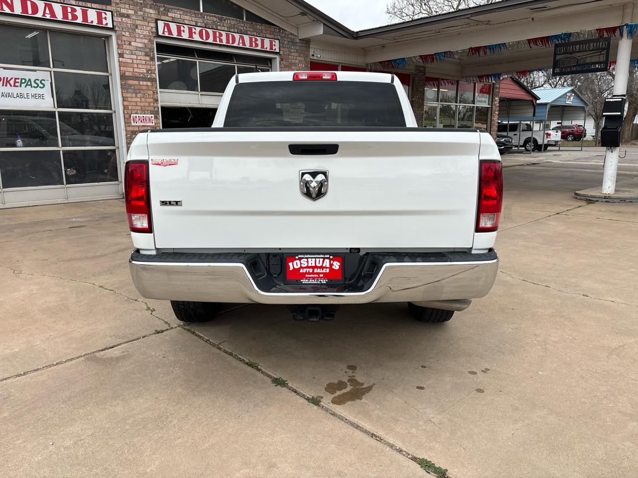 RAM 1500 Classic SLT 4x2 Crew Cab 5'7" Box 2023