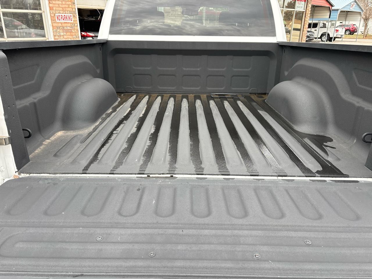 RAM 1500 Classic SLT 4x2 Crew Cab 5'7" Box 2023