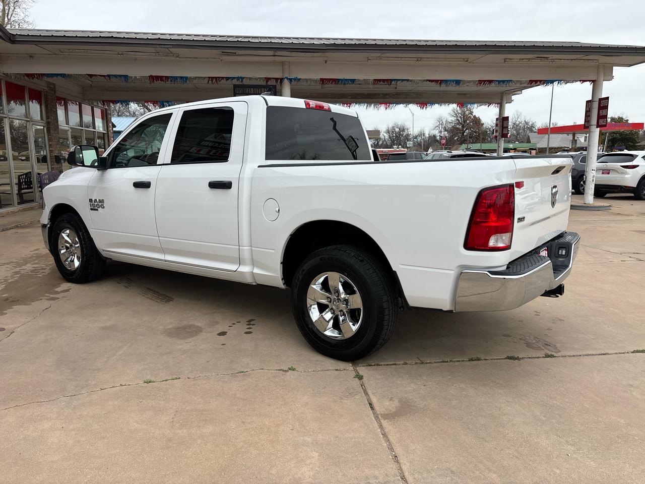 RAM 1500 Classic SLT 4x2 Crew Cab 5'7" Box 2023