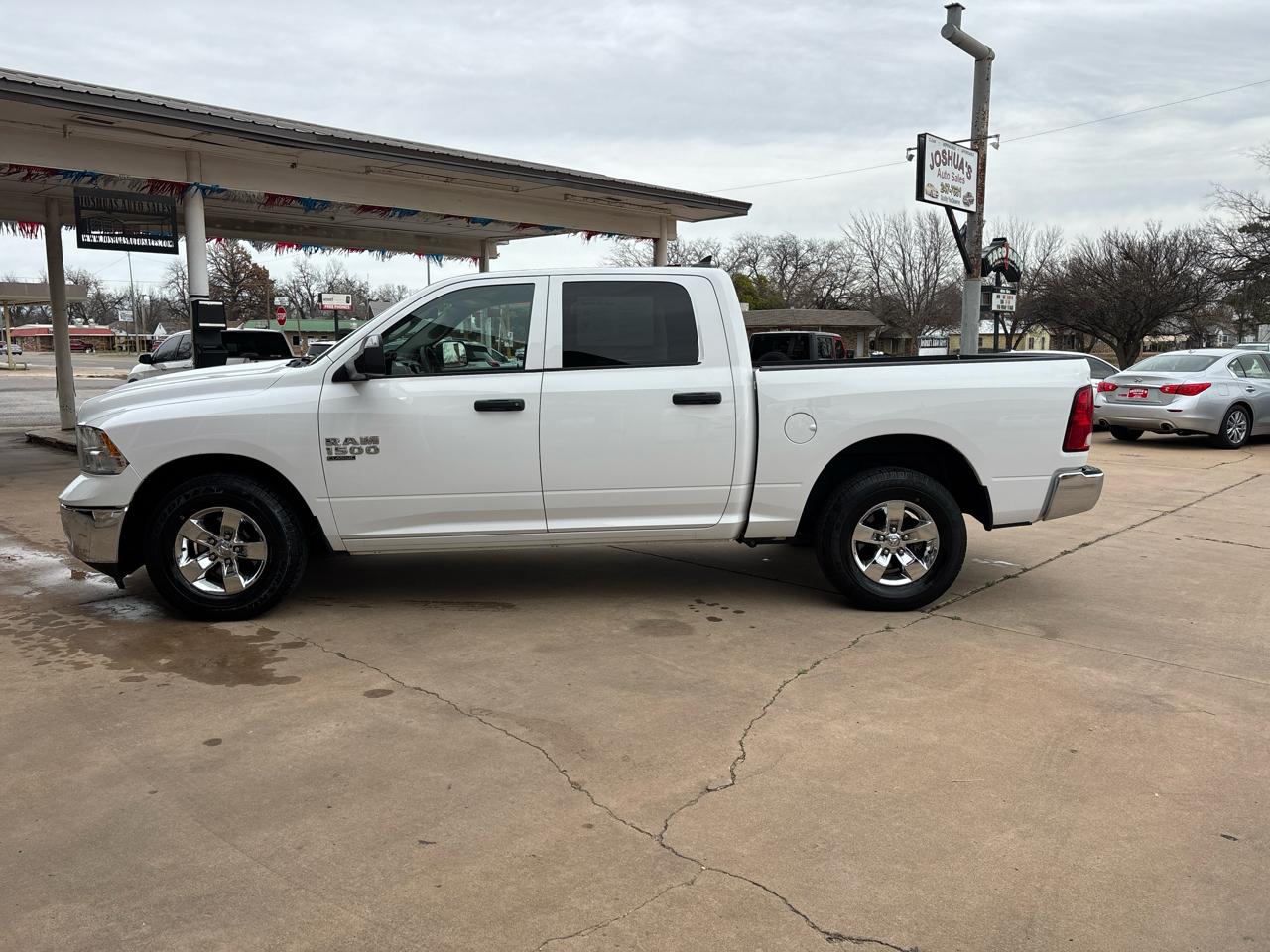 RAM 1500 Classic SLT 4x2 Crew Cab 5'7" Box 2023
