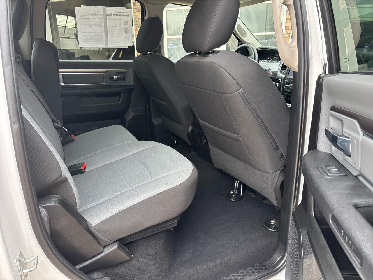 RAM 1500 Classic SLT 4x2 Crew Cab 5'7" Box 2023