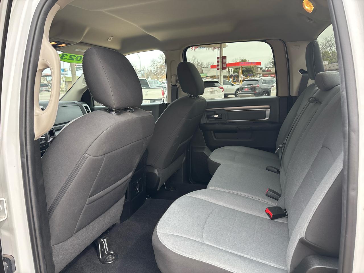 RAM 1500 Classic SLT 4x2 Crew Cab 5'7" Box 2023