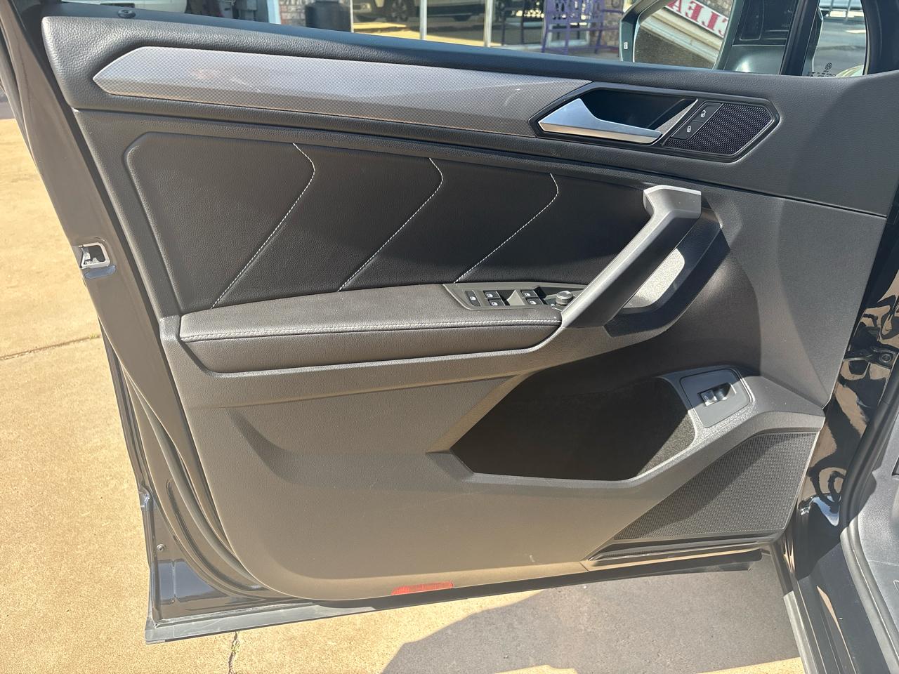 Volkswagen Tiguan 2.0T Wolfsburg Edition FWD 2024