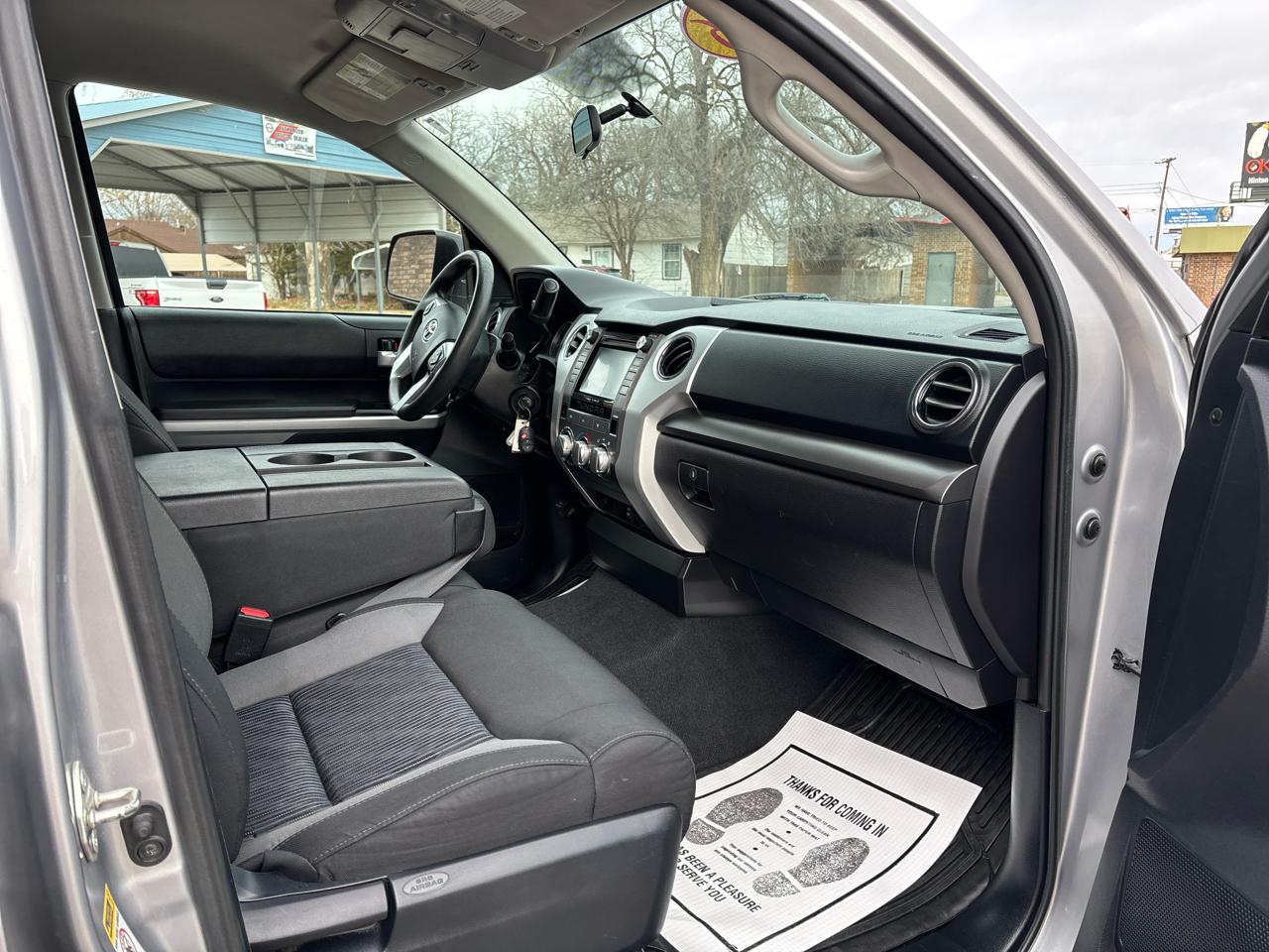 Toyota Tundra 2WD Truck CrewMax 4.6L V8 6-Spd AT SR5 (Natl) 2016