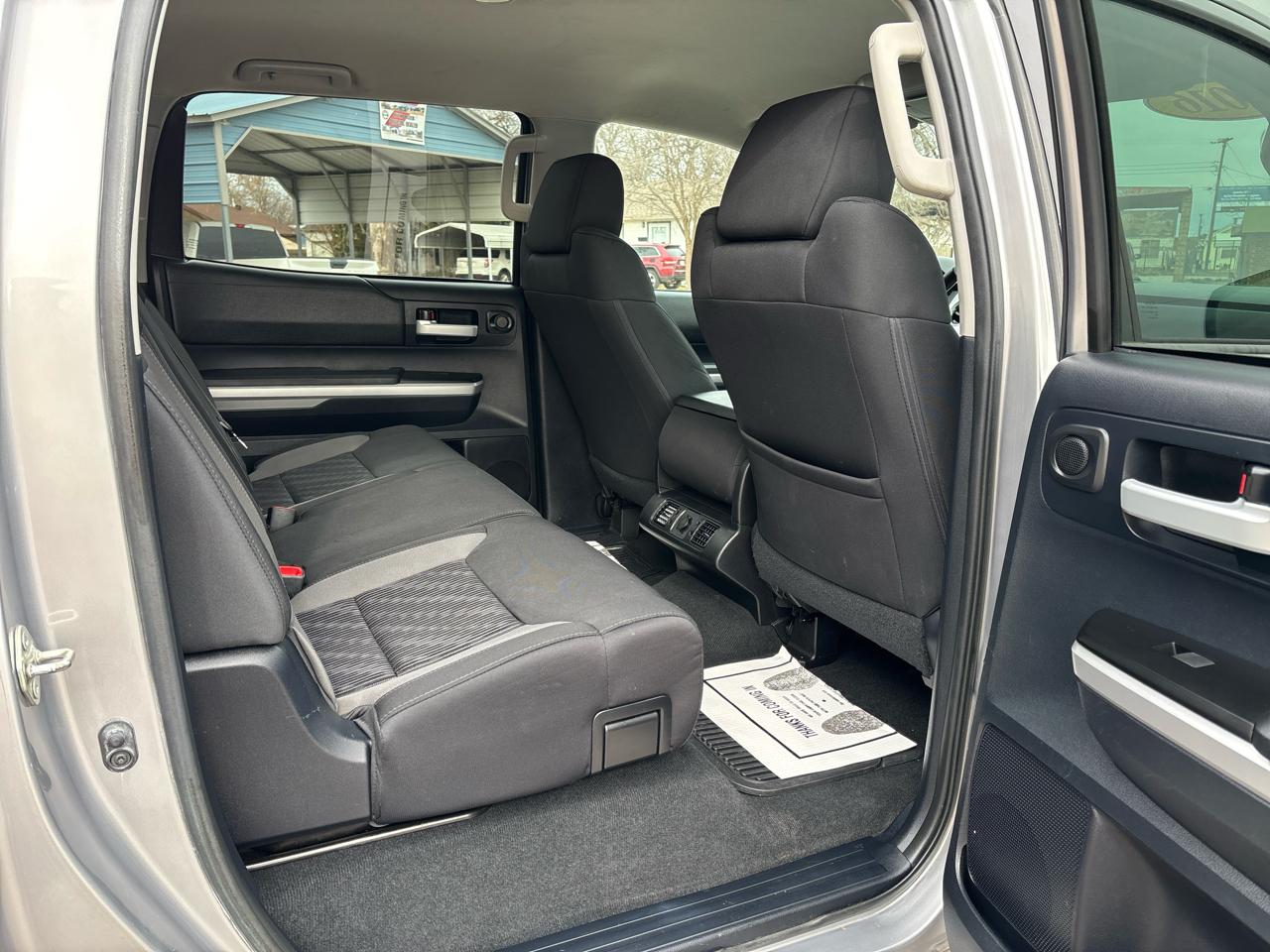 Toyota Tundra 2WD Truck CrewMax 4.6L V8 6-Spd AT SR5 (Natl) 2016