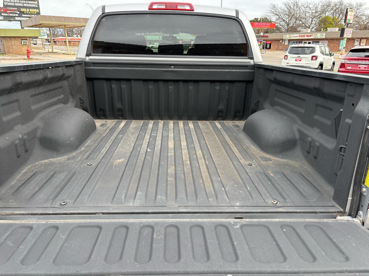 Toyota Tundra 2WD Truck CrewMax 4.6L V8 6-Spd AT SR5 (Natl) 2016