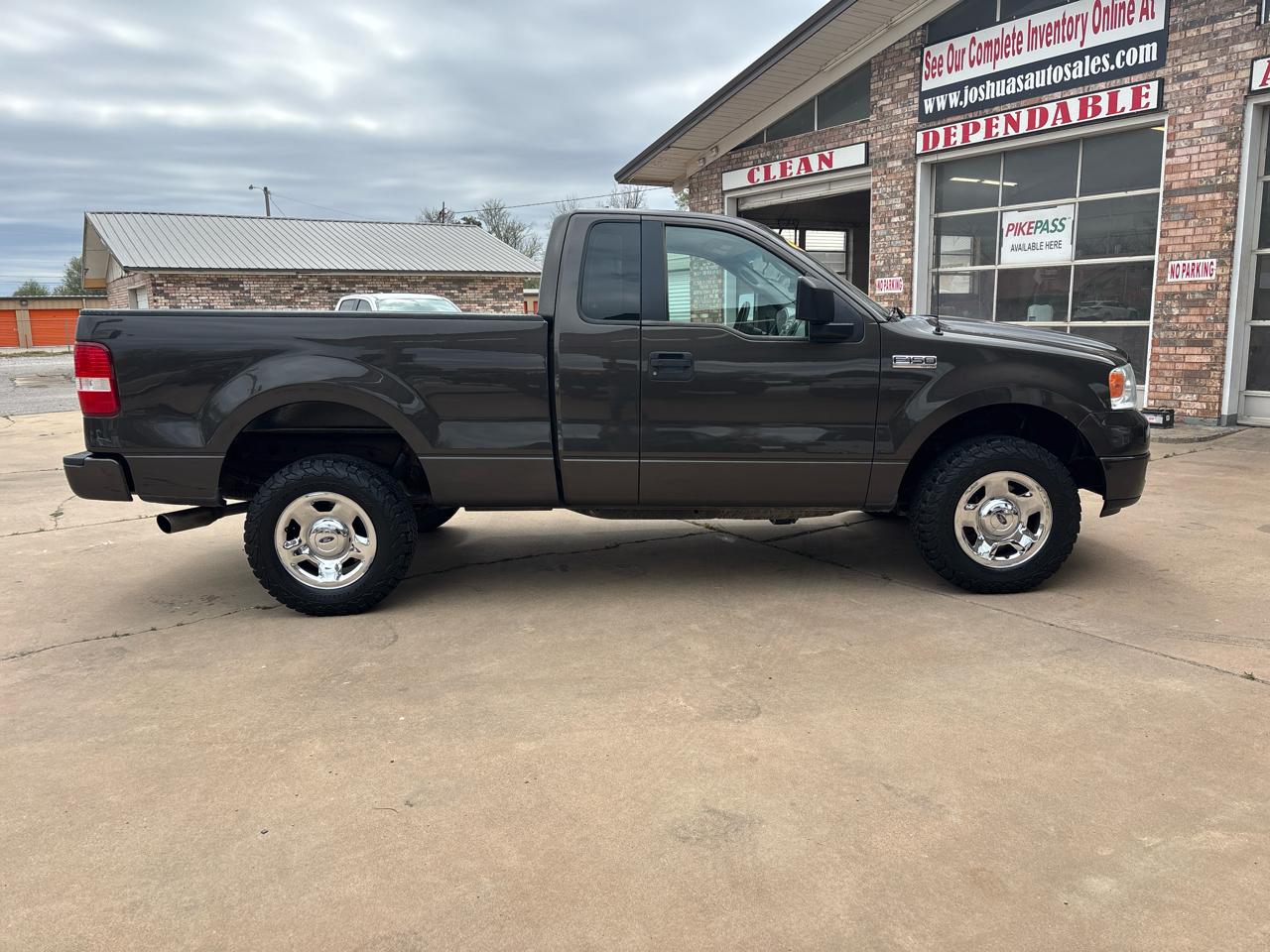 Ford F-150 4WD Reg Cab 126" STX 2005