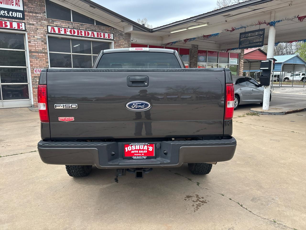 Ford F-150 4WD Reg Cab 126" STX 2005