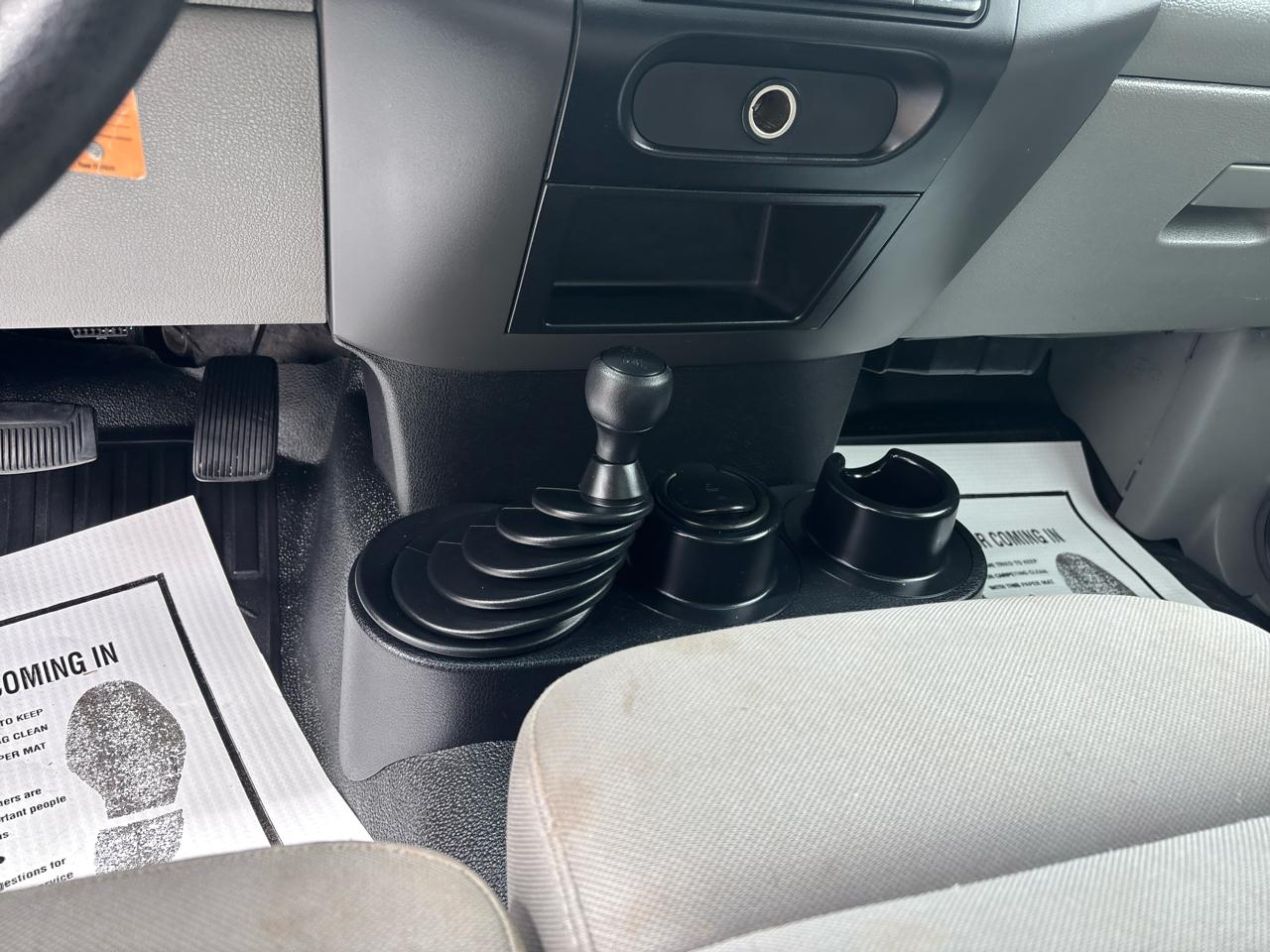 Ford F-150 4WD Reg Cab 126" STX 2005