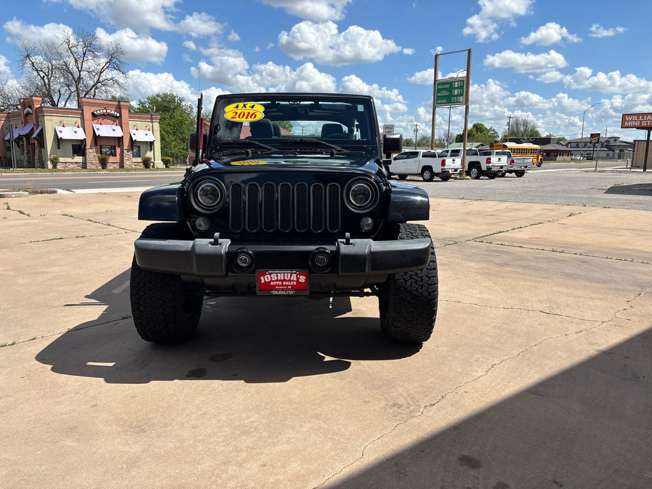 Jeep Wrangler Unlimited 4WD 4dr Sahara 2016