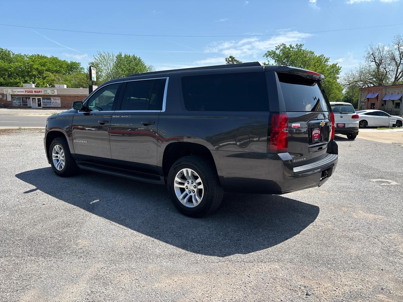 Chevrolet Suburban 2WD 4dr 1500 LS 2018