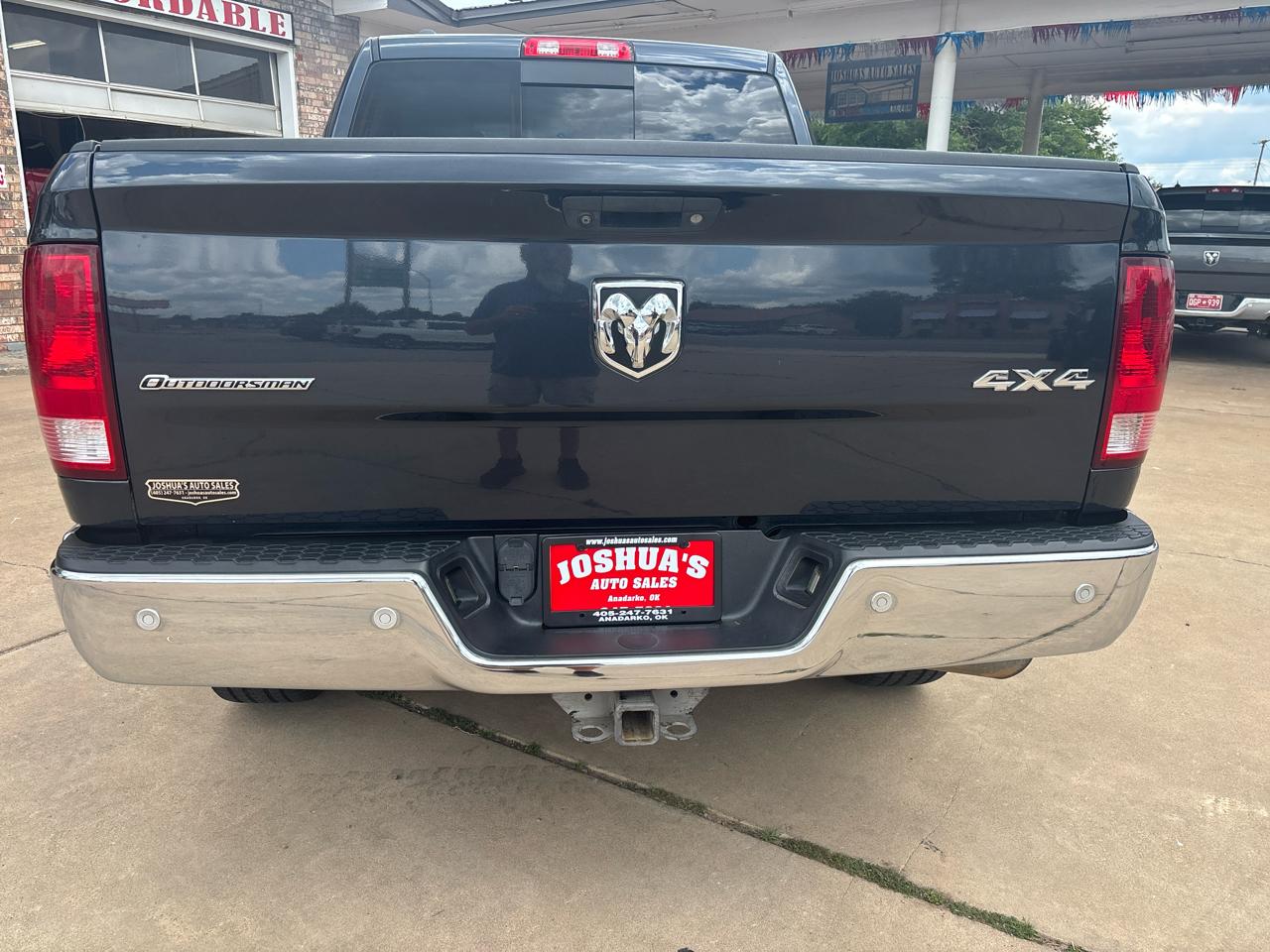 RAM 1500 4WD Crew Cab 140.5" Outdoorsman 2017