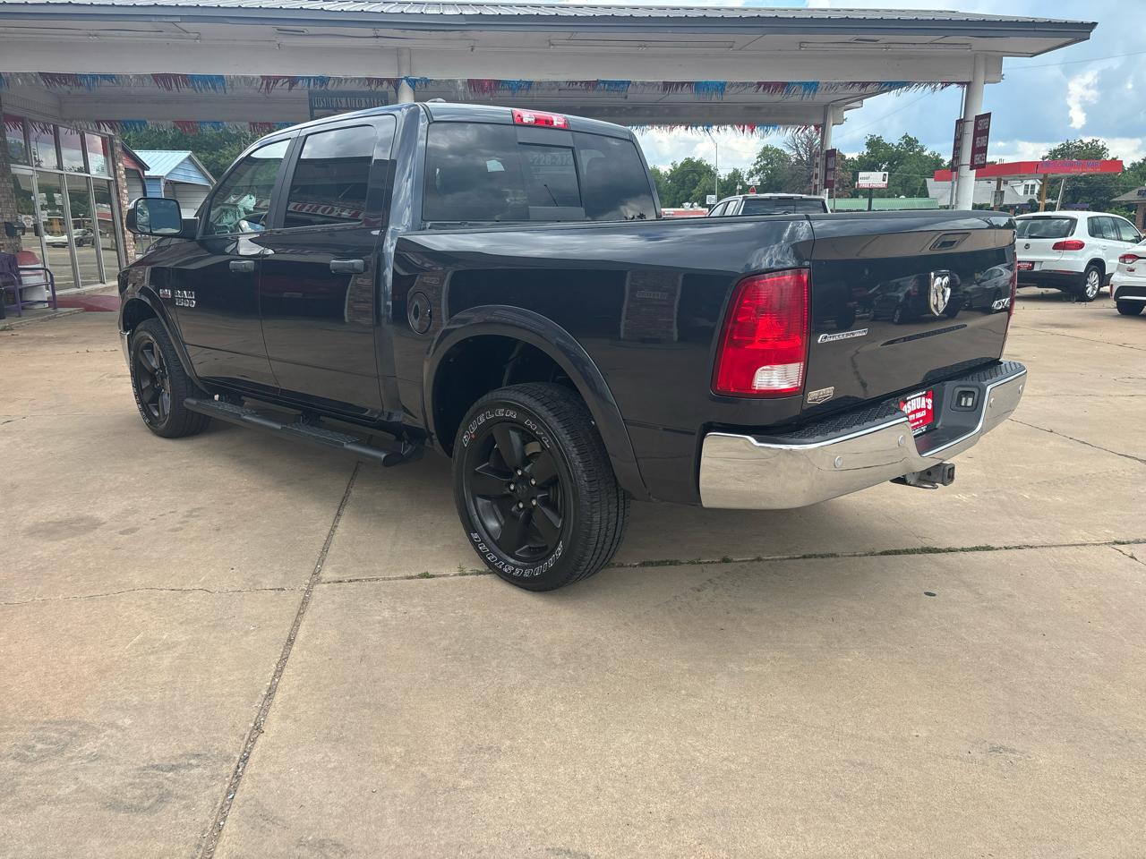 RAM 1500 4WD Crew Cab 140.5" Outdoorsman 2017