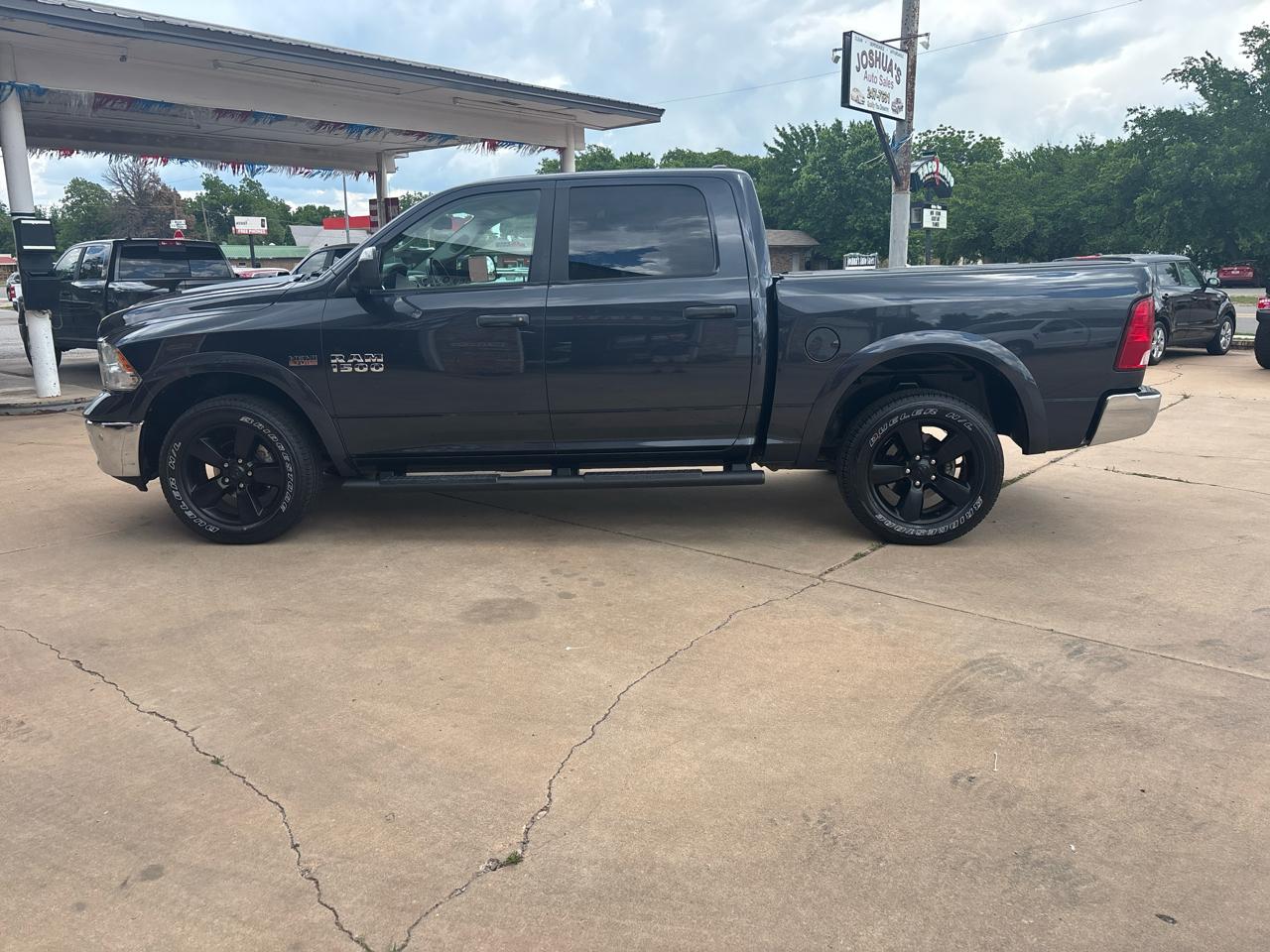 RAM 1500 4WD Crew Cab 140.5" Outdoorsman 2017