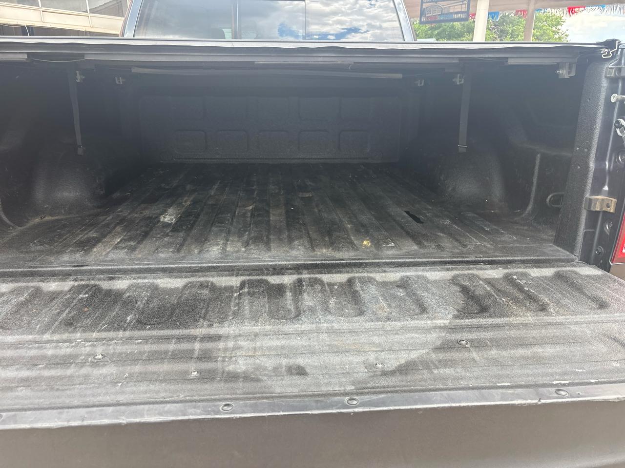 RAM 1500 4WD Crew Cab 140.5" Outdoorsman 2017