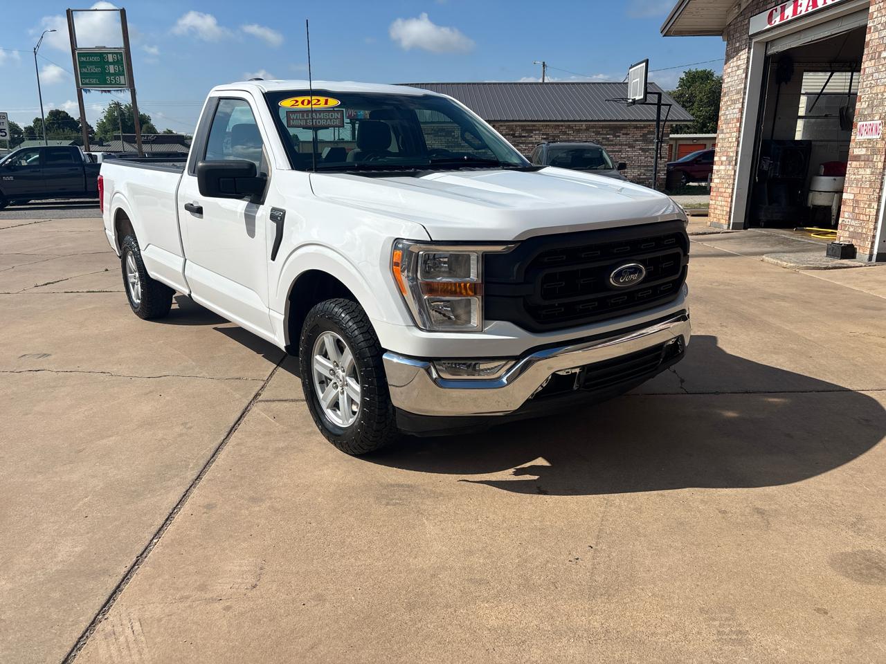 Ford F-150 2WD Reg Cab 122.5" XL 2021