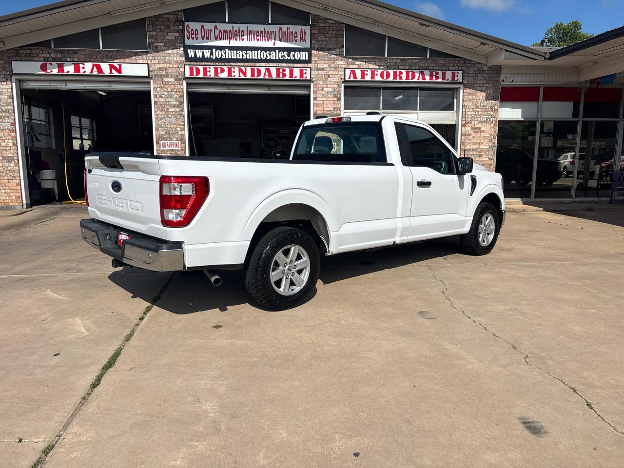 Ford F-150 2WD Reg Cab 122.5" XL 2021