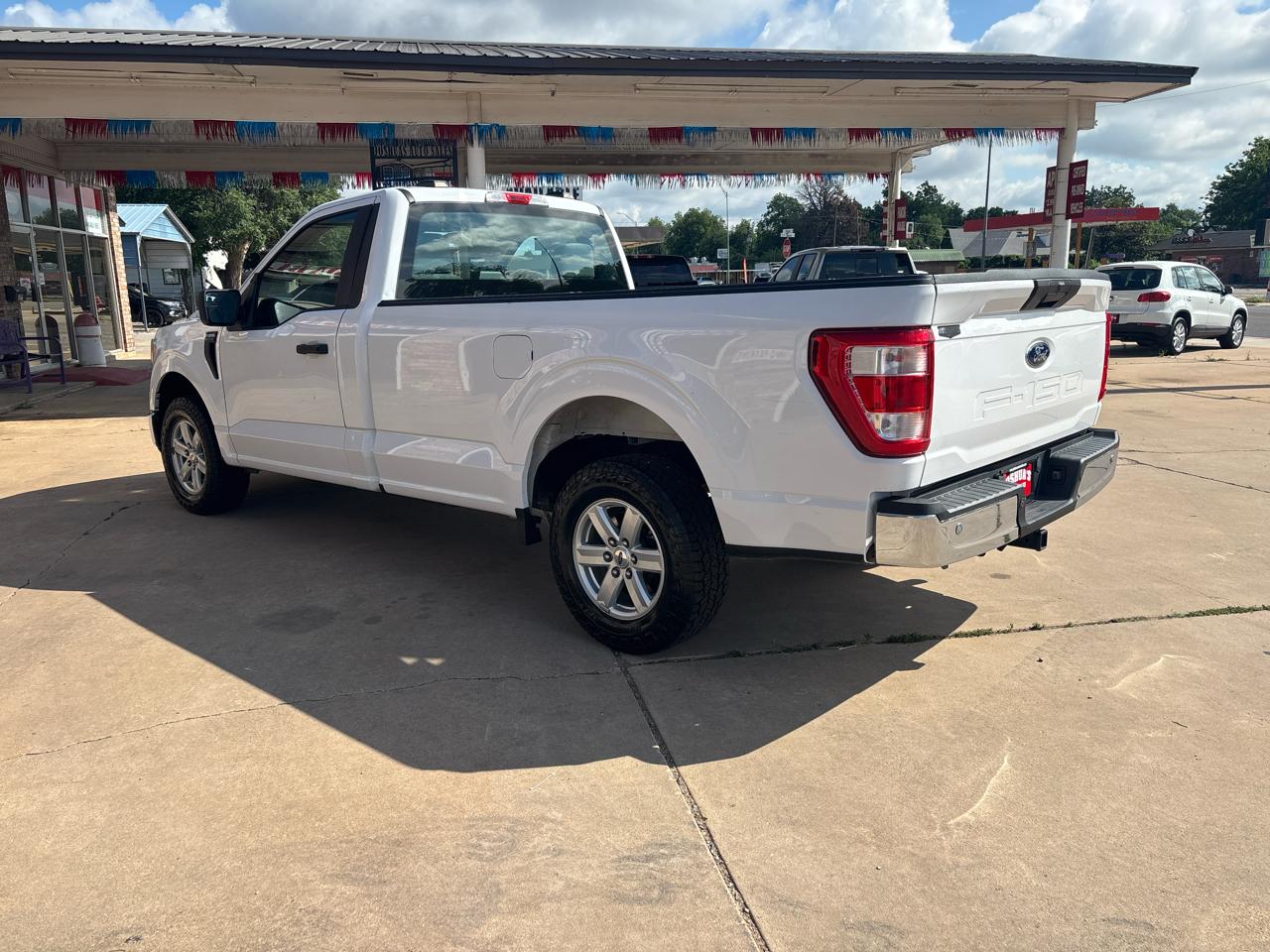 Ford F-150 2WD Reg Cab 122.5" XL 2021
