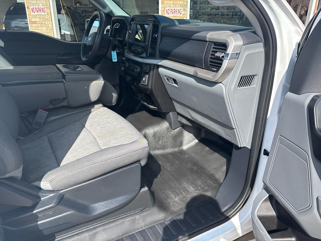Ford F-150 2WD Reg Cab 122.5" XL 2021