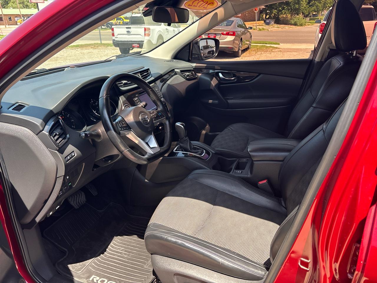 Nissan Rogue Sport AWD SV 2022