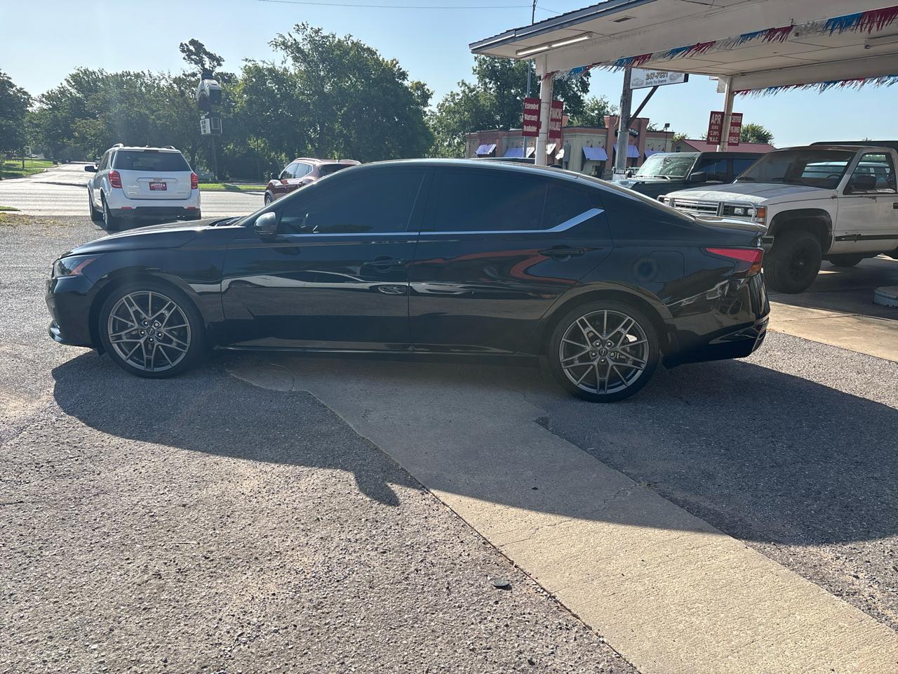 Nissan Altima 2.0 SR Sedan 2023