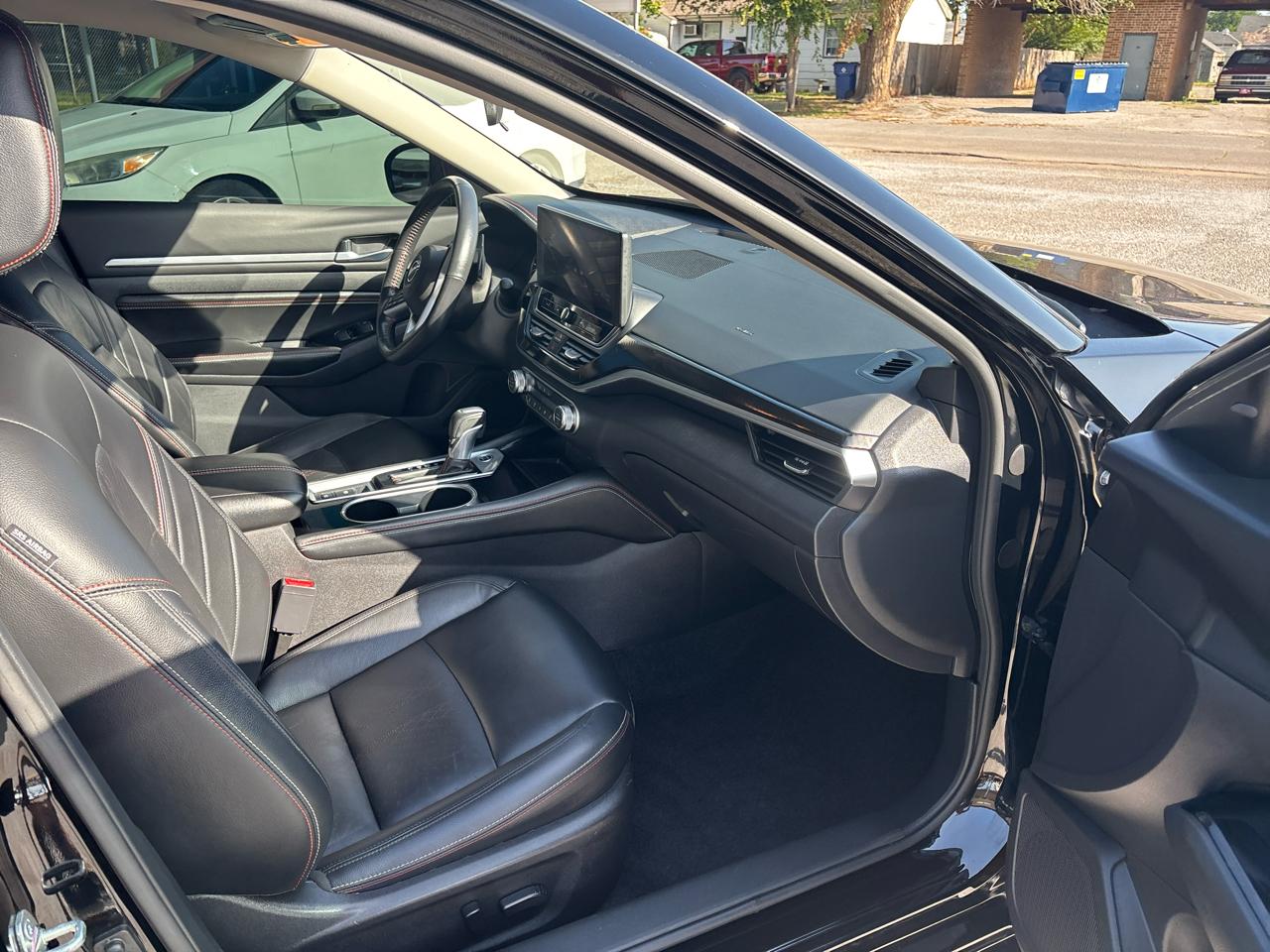 Nissan Altima 2.0 SR Sedan 2023