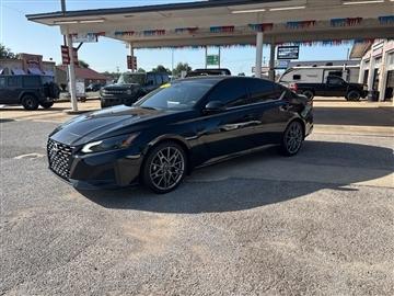2023 Nissan Altima 2.0 SR Sedan