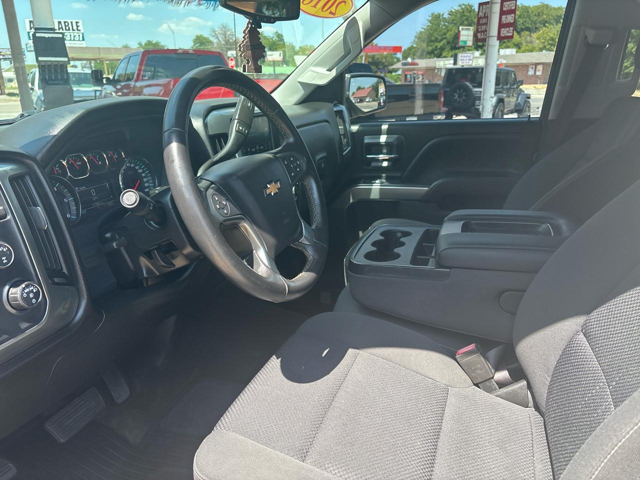 Chevrolet Silverado 1500 4WD Crew Cab 143.5" LT w/1LT 2018