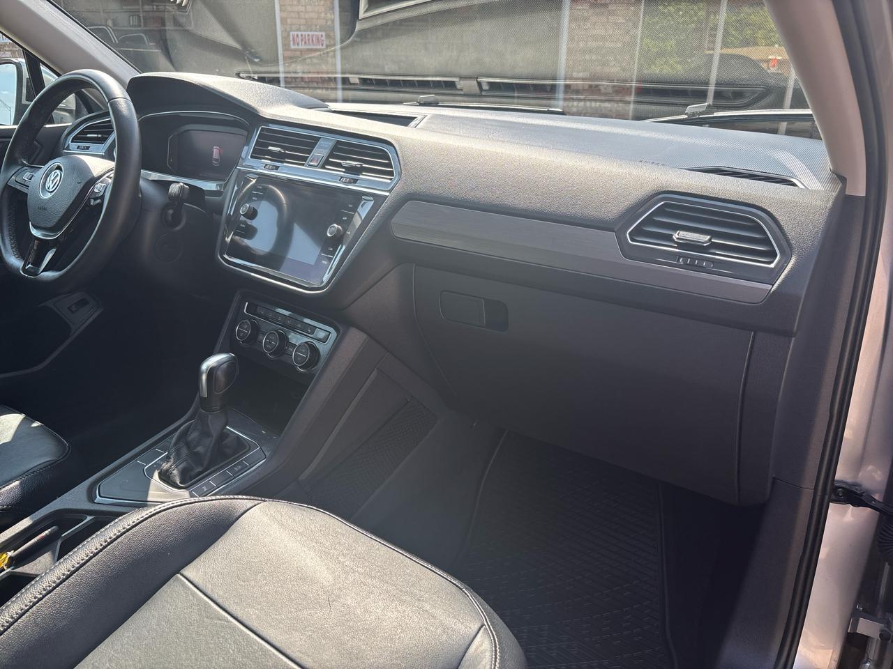 Volkswagen Tiguan 2.0T SE R-Line Black FWD 2020