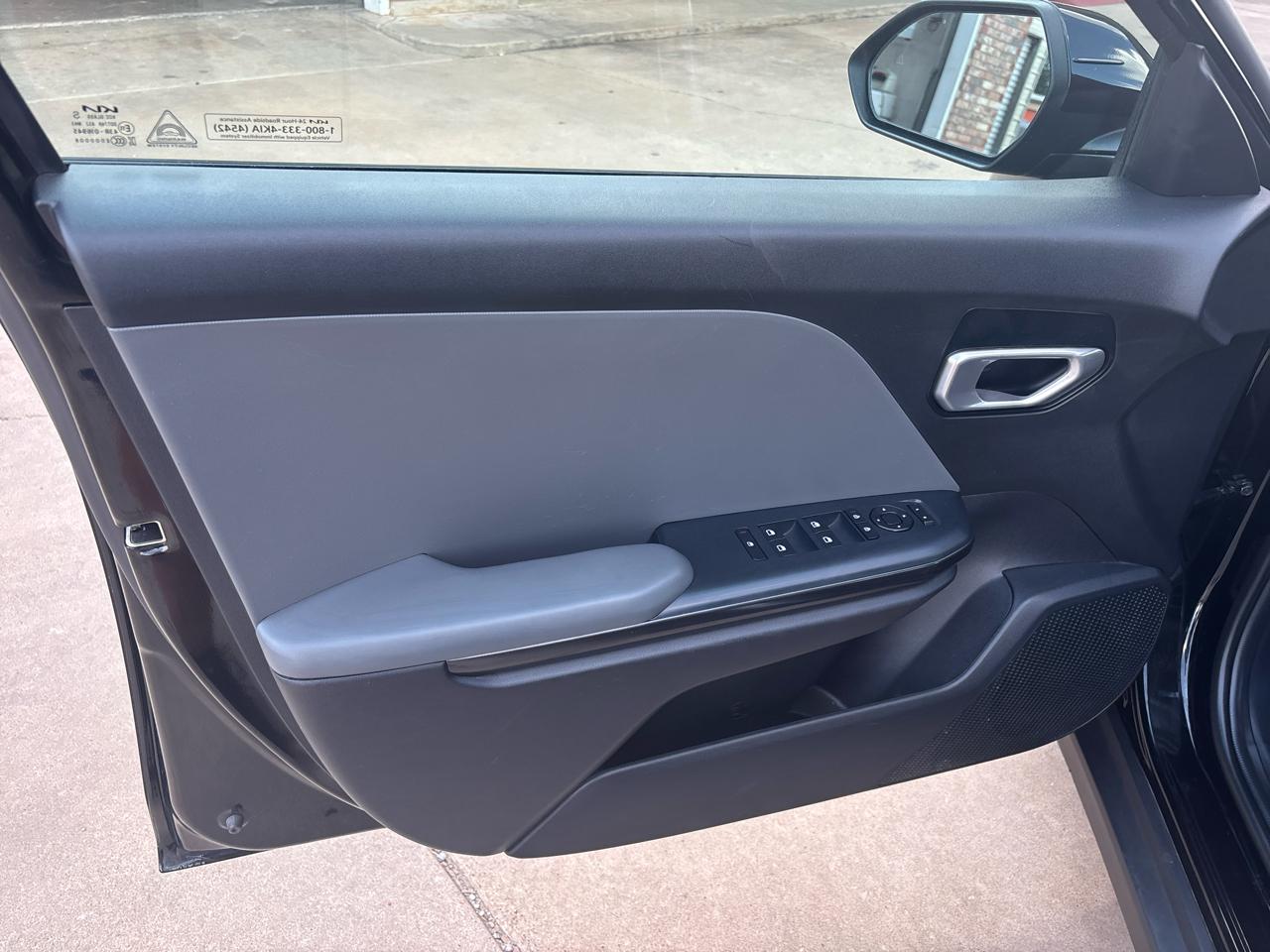Kia K4 LXS FWD 2025