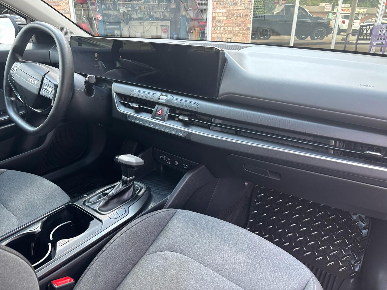 Kia K4 LXS FWD 2025