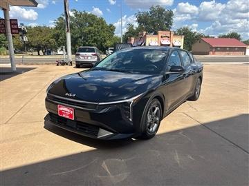 2025 Kia K4 LXS FWD