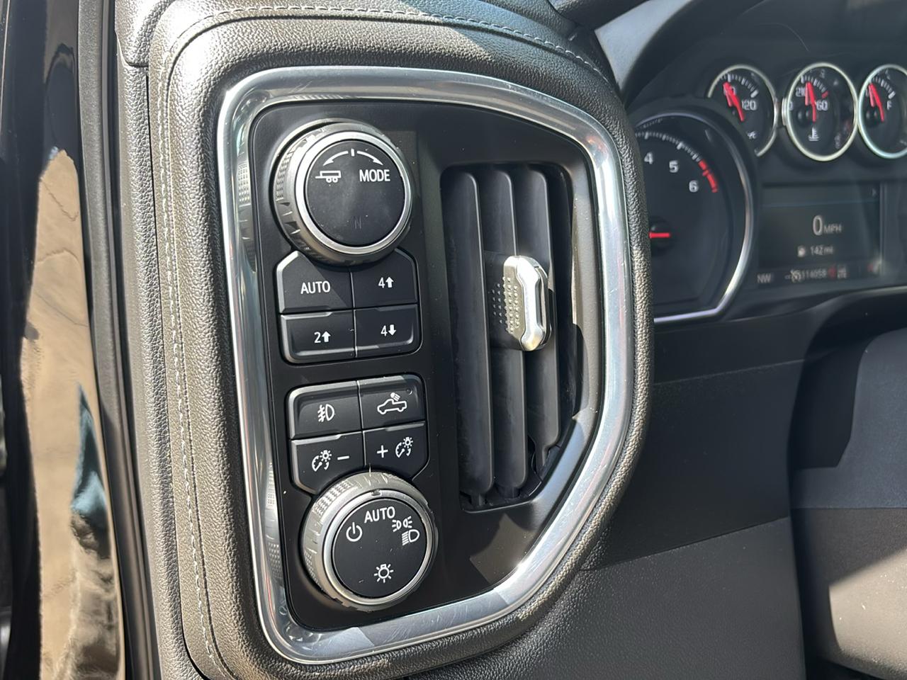 Chevrolet Silverado 1500 4WD Crew Cab 147" LT Trail Boss 2021