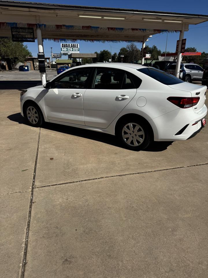 Kia Rio  2021