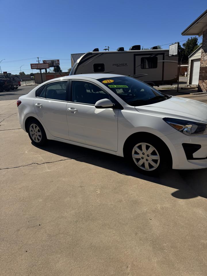 Kia Rio  2021