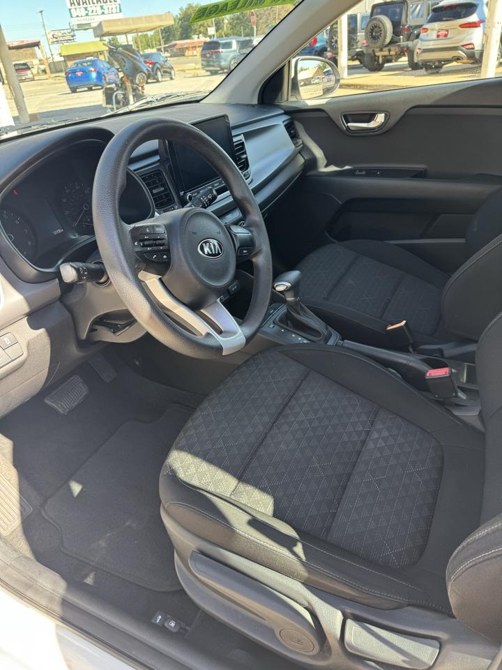 Kia Rio  2021