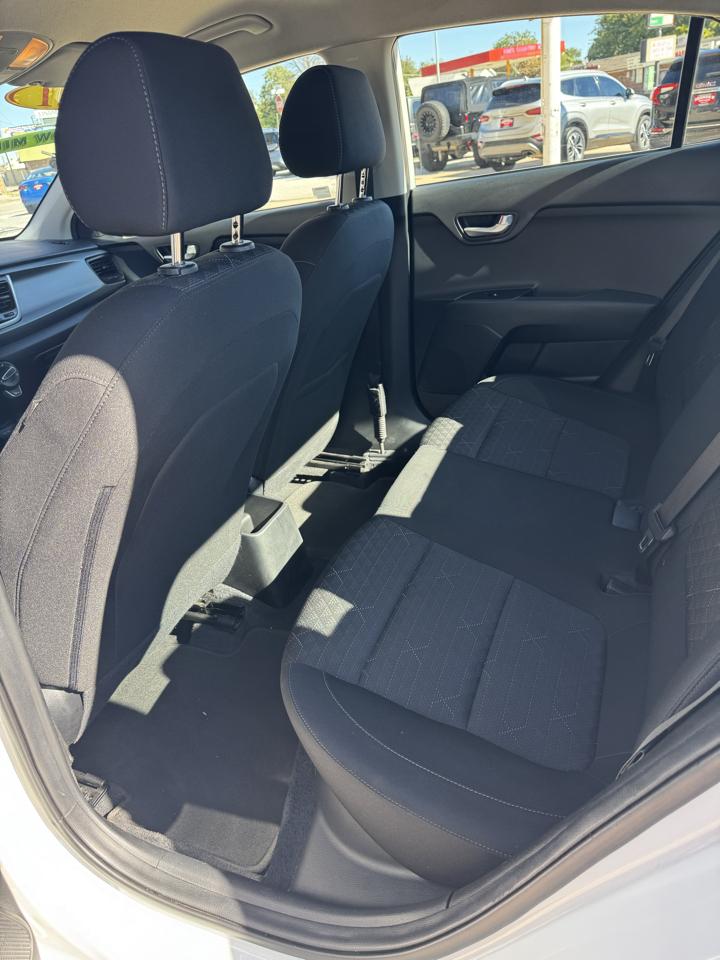 Kia Rio  2021