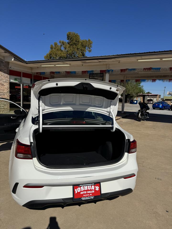 Kia Rio  2021