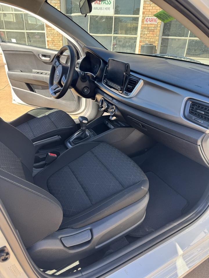 Kia Rio  2021