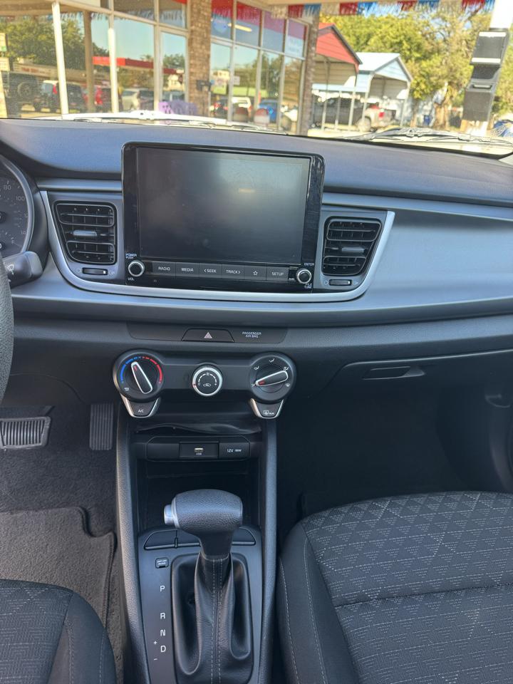 Kia Rio  2021