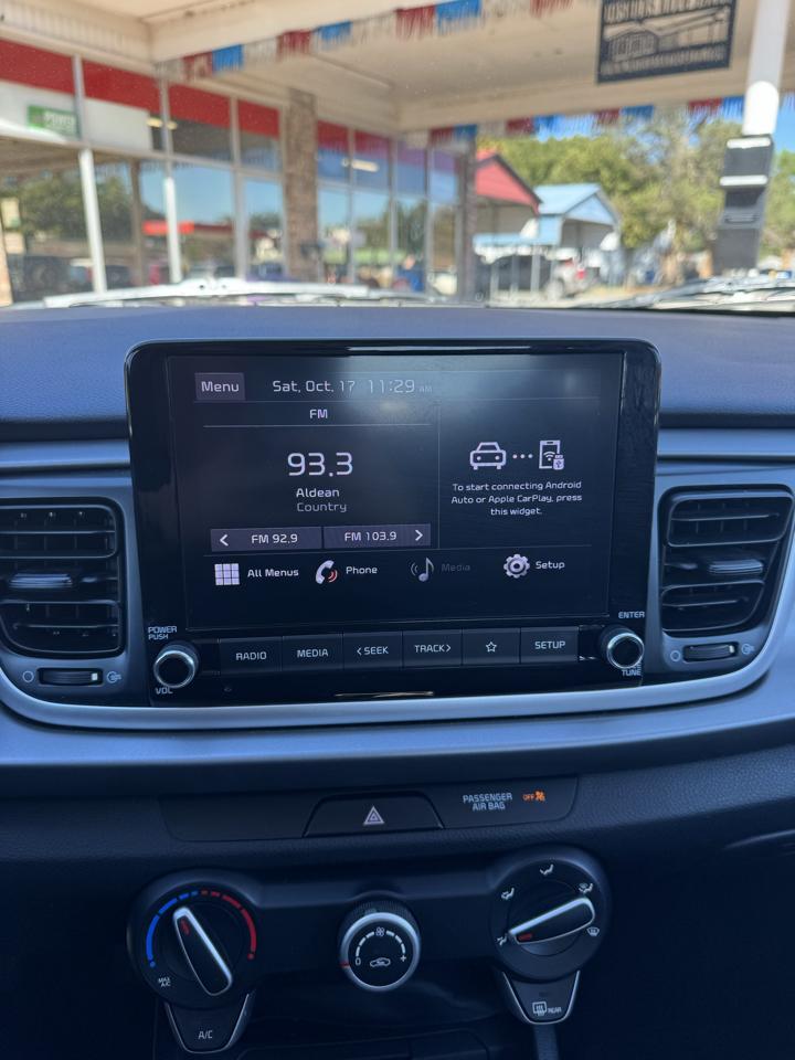 Kia Rio  2021