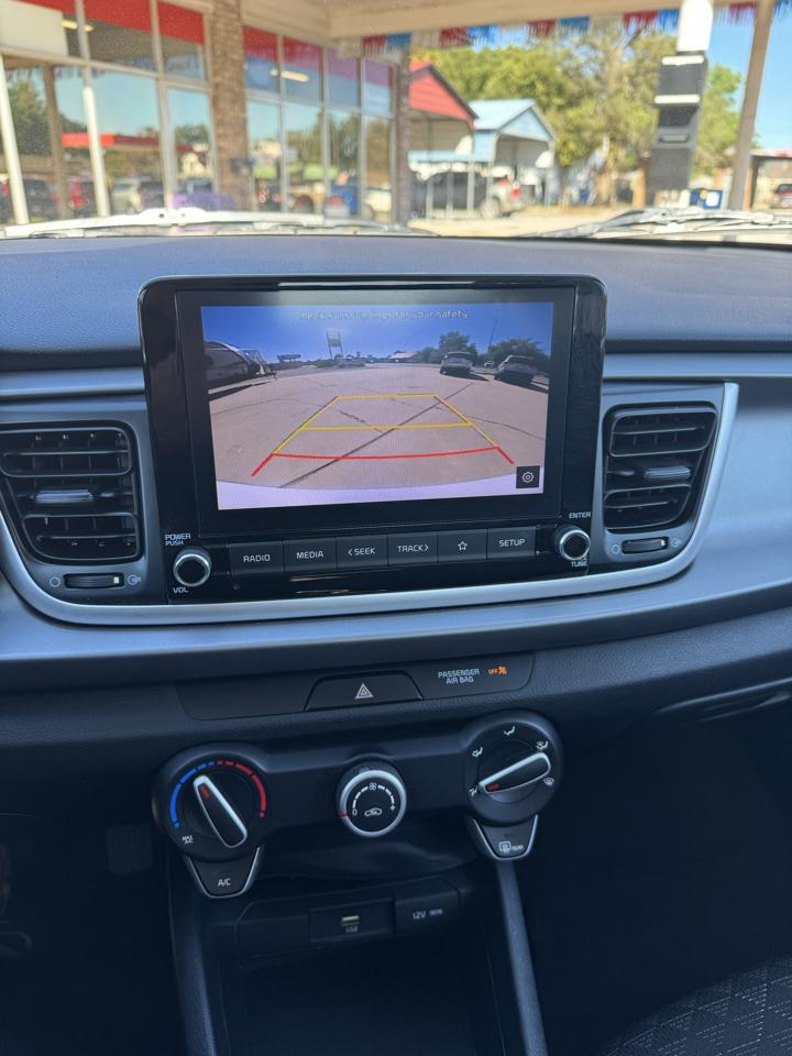 Kia Rio  2021