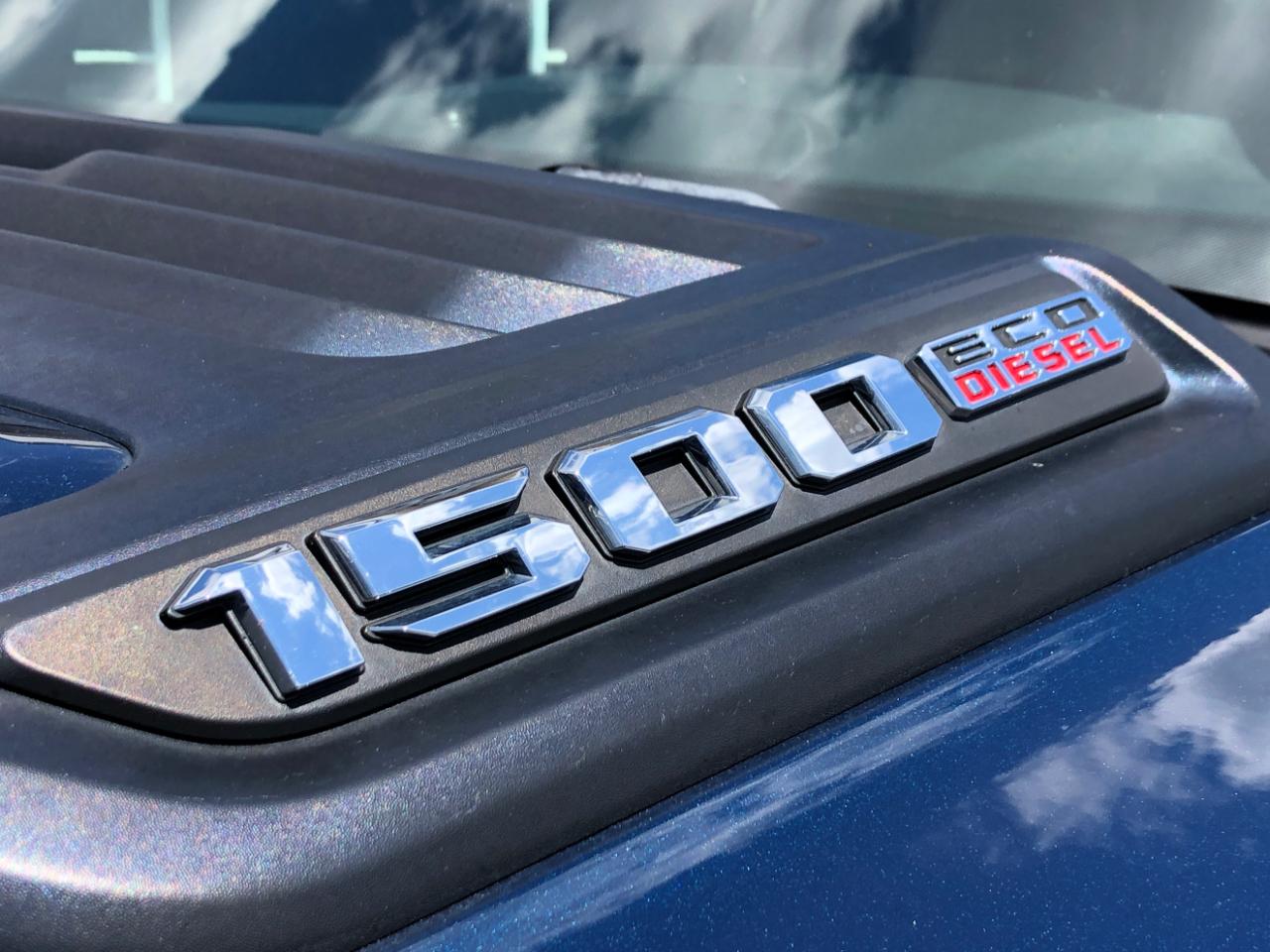 RAM 1500 Laramie 4x4 Crew Cab 5'7" Box 2022