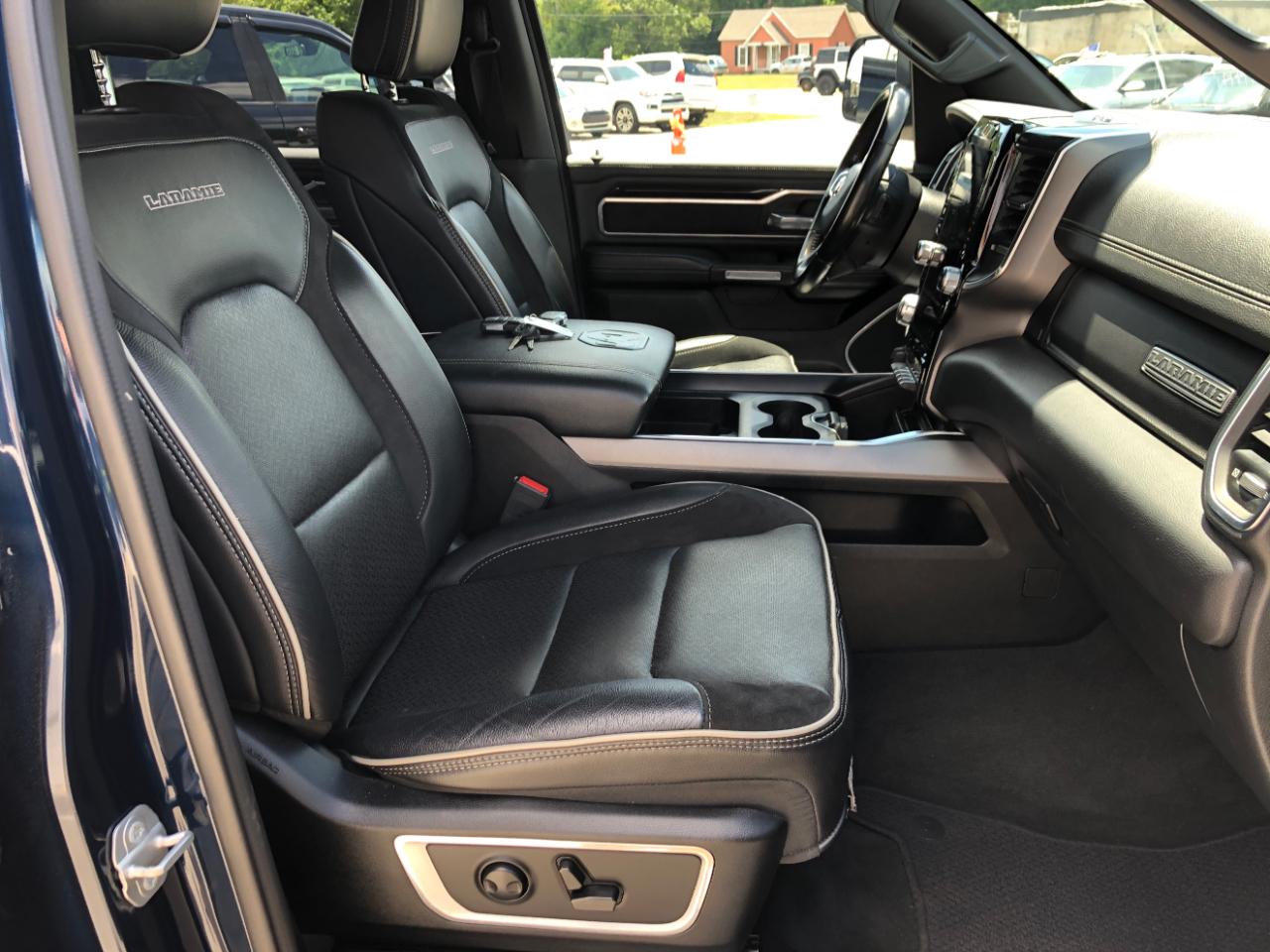 RAM 1500 Laramie 4x4 Crew Cab 5'7" Box 2022